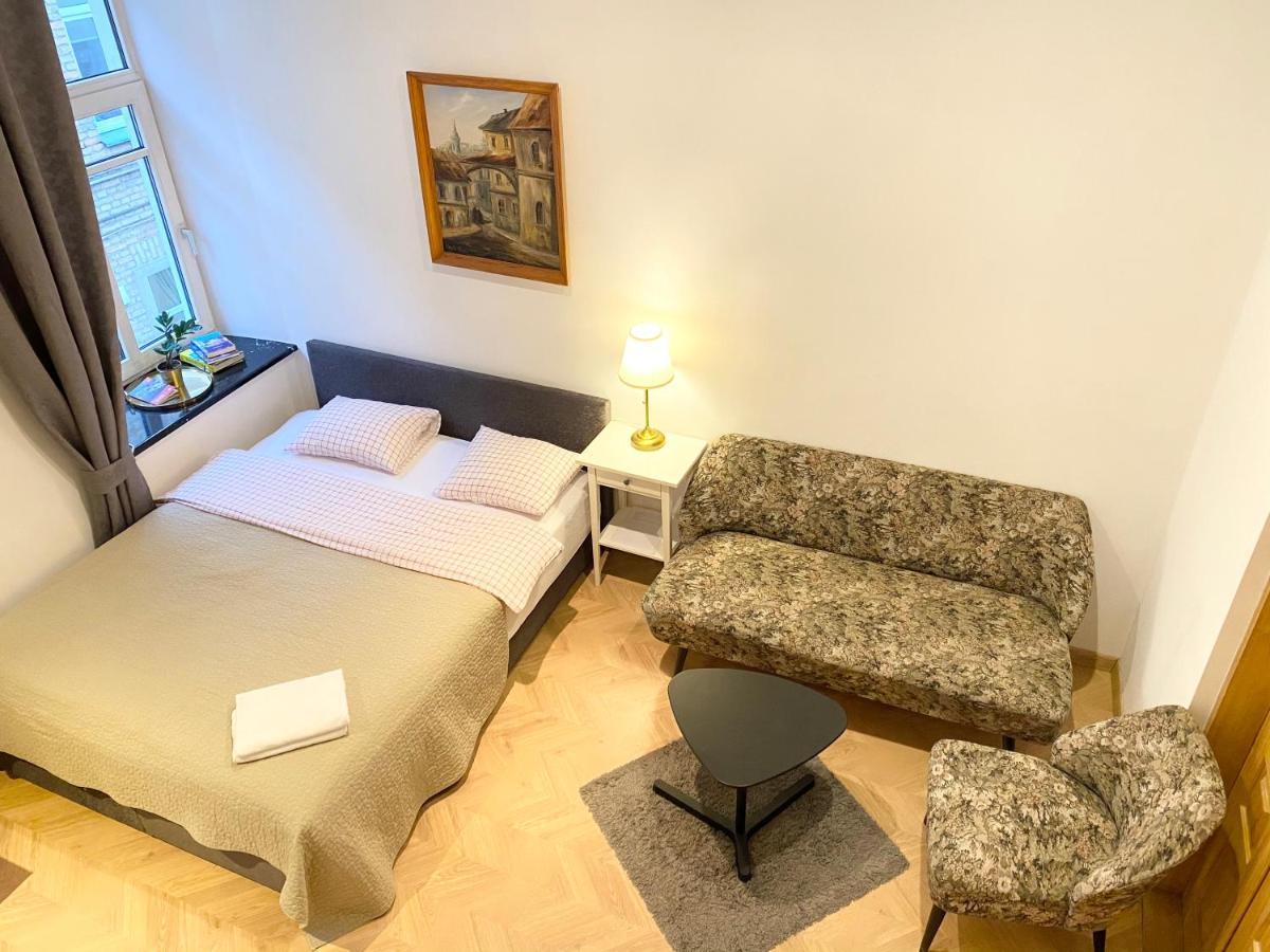 Centro Apartment Near Gedimas Avenue Вильнюс Экстерьер фото