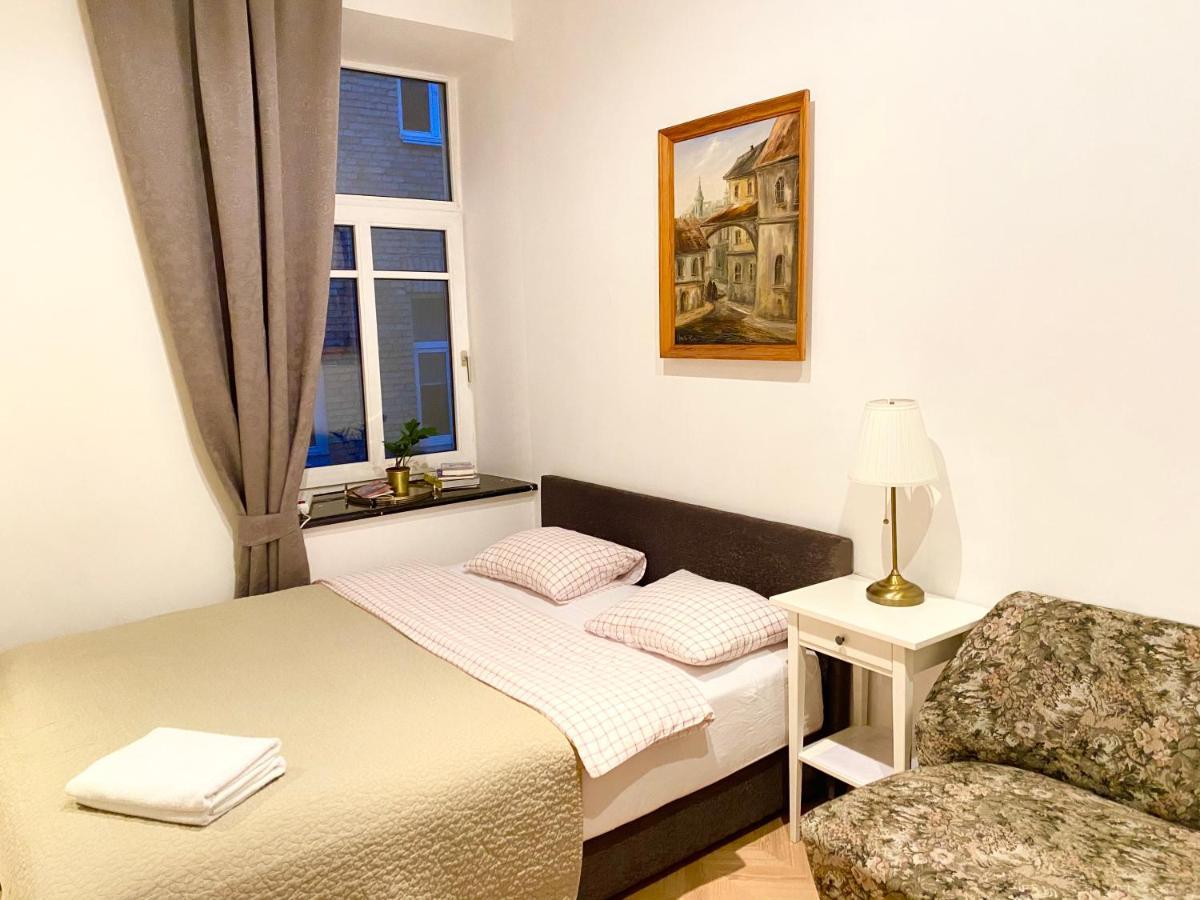 Centro Apartment Near Gedimas Avenue Вильнюс Экстерьер фото